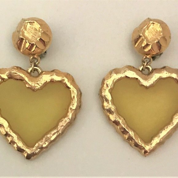 Vintage Yellow Clear Acrylic & Gold Plated Heart Dangling Clip On Earrings - Picture 3 of 5